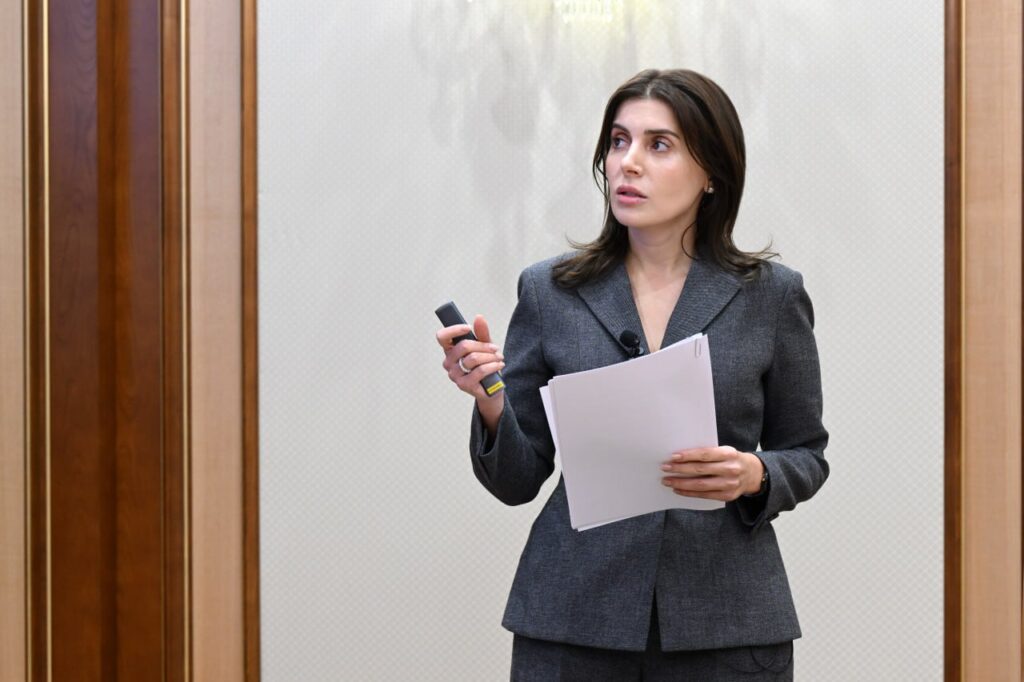 1️⃣ портрет
Гаянэ Умерова, председатель Фонда развития культуры и искусства Узбекистана